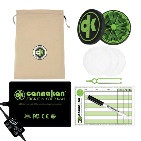 Kit complet Cannakan : bocal de germination KAN, tapis chauffant KANWARM et son contrôleur, HUGGERS, papiers filtres et sac de rangement.